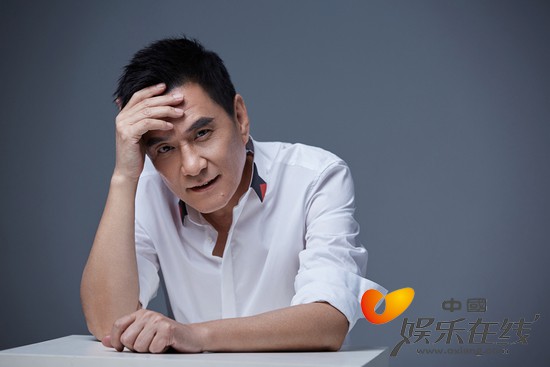 李强时尚大片曝光 硬朗帅气尽显绅士魅力