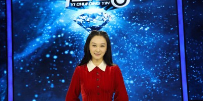 白雨录节目美丽端庄 气质出众谈吐优雅