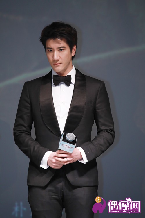 王力宏还原爱国好男儿 业内外人士惊艳