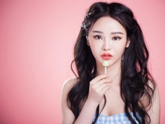 张懿暄nikkibaby萌动大片 俏皮少女嘟嘴吃零食超可爱