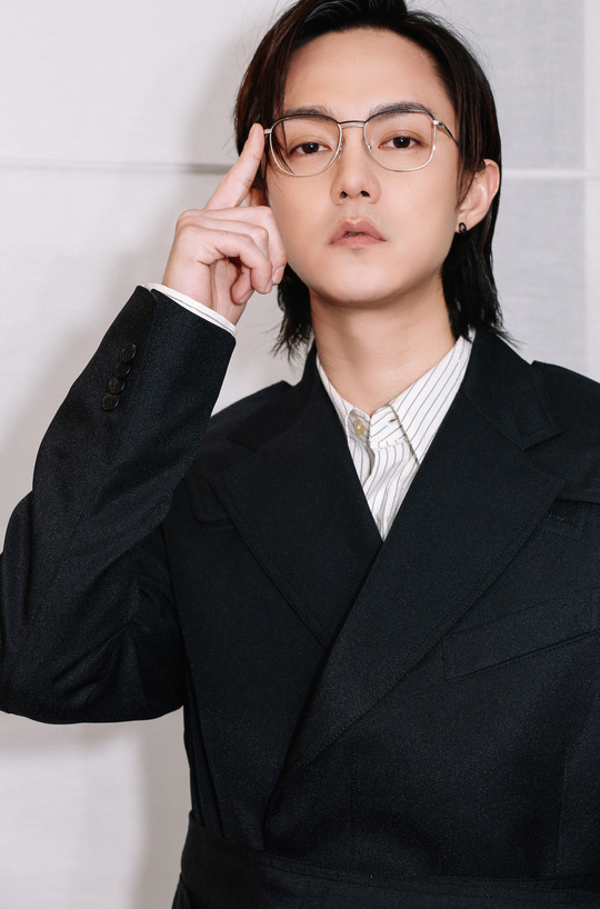 尹正亮相爱奇艺尖叫之夜 《原生之罪》获“值得期待网剧”奖