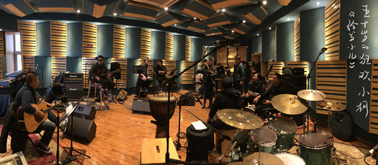 暌违12年小柯新专《五十岁的狂欢》主打单曲《给发小儿》引爆全国追忆似水年华