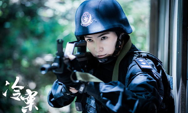 李媛《冷案》热血演绎睿智女警   果敢霸气开启缉凶模式