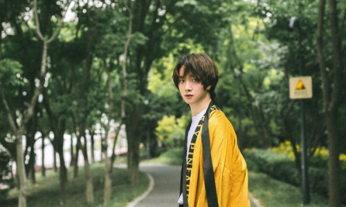 超A眼神杀！《陈情令》于斌夏日写真帅气不羁