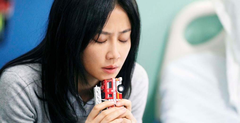 谭卓主演《烈火英雄》今日上映 诠释“英雄背后的英雄”
